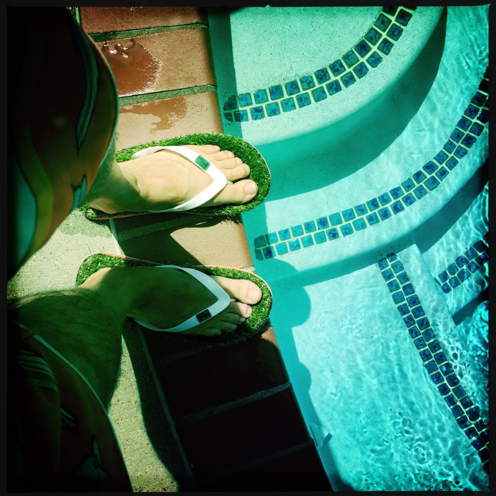 Toes in, phone out